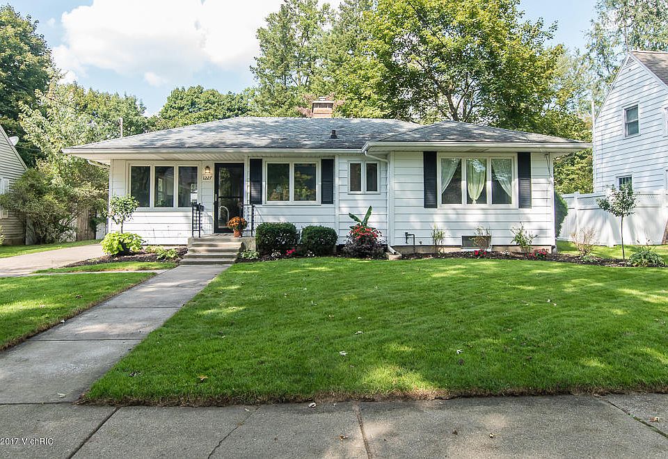 1st image of 1227 Lakeway Ave