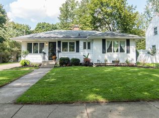 1227 Lakeway Ave, Kalamazoo, MI 49001