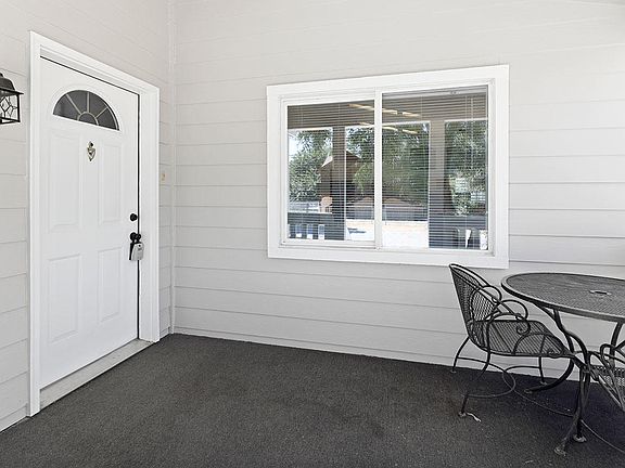 3rd image of 18113 Newvale Dr