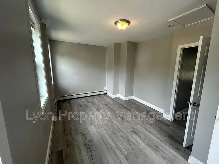36 Boyle Ave — Photo 7