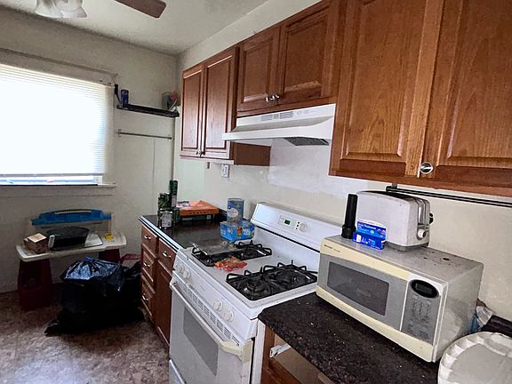 5th image of 2964 Iowa St