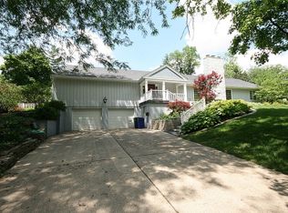 315 Southmoreland Pl, Decatur, IL 62521
