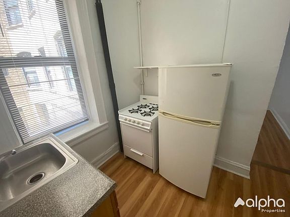 5th image of 315 E 108th St APT 1E
