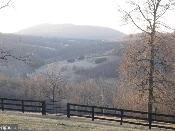 847 Jonathan Rd, Linden, VA 22642