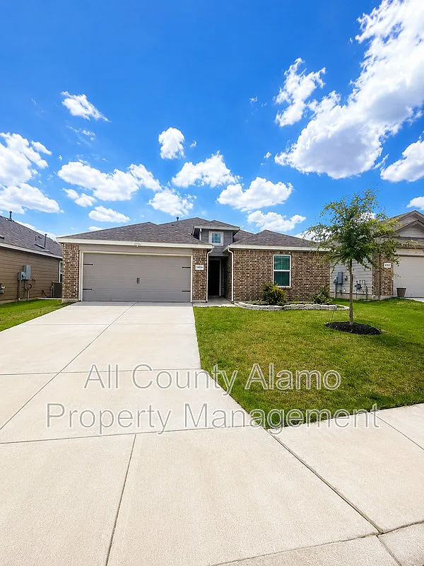 3 bed, 2.0 bath, 1610 sqft, $1,800 — Photo 2