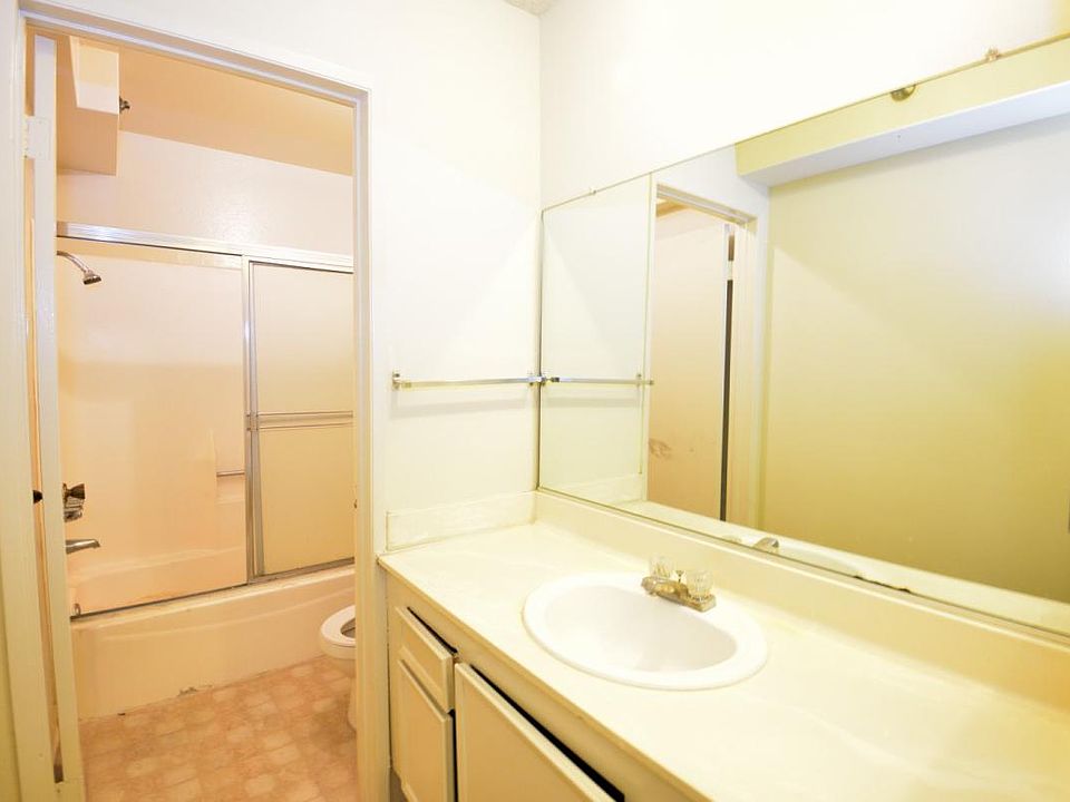 1st image of 300 N Cedar St APT 411