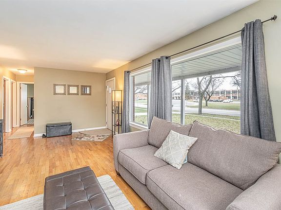 4th image of 1314 Eastlawn Dr
