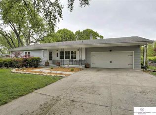 9923 Pinkney St, Omaha, NE 68134