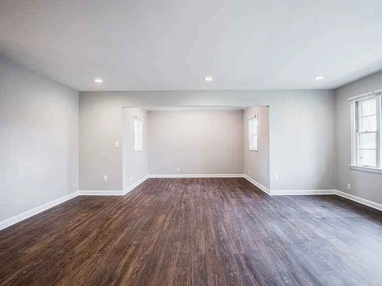 W170N8758 Edgewood Pl — Photo 12
