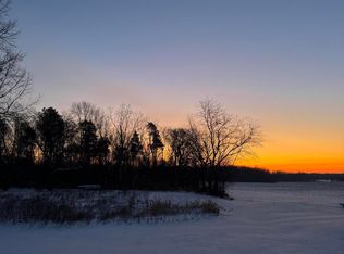 711 S Elm St, Three Oaks, MI 49128