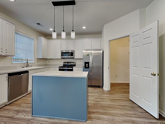 4th image of 5859 Crimson Oak Ct