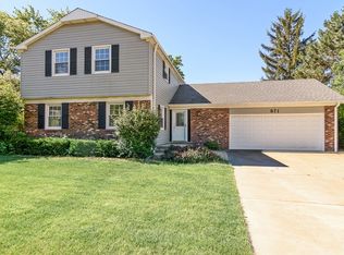 871 Woodhollow Ln, Buffalo Grove, IL 60089