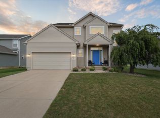 463 Hickory Bluff Ln, Chelsea, MI