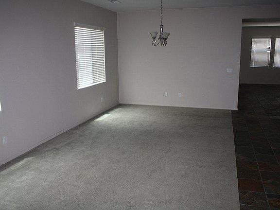 4th image of 951 Cornflower Dr