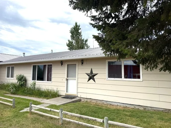 3680 Valley Dr, Helena, MT 59602