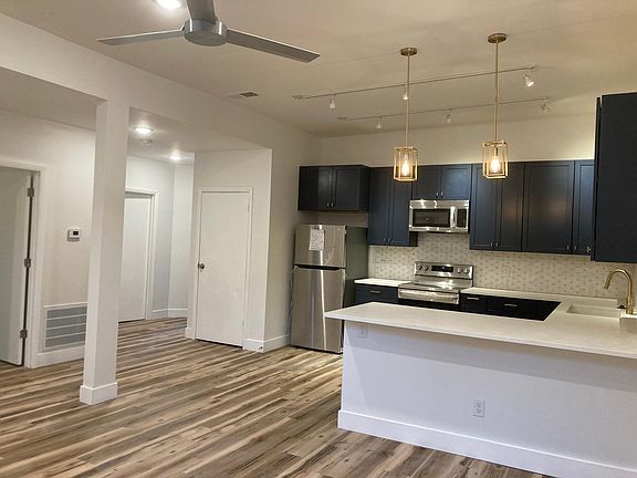 2nd image of 1827 Campbell St #1-2-3