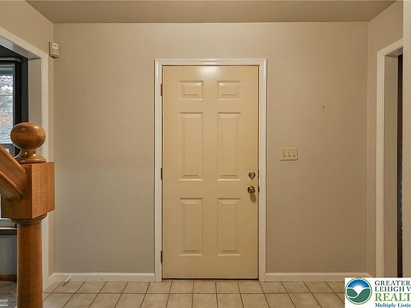 4th image of 1110 Greenbriar Ln N