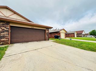 522 Peppertree Ln, Midwest City, OK 73110