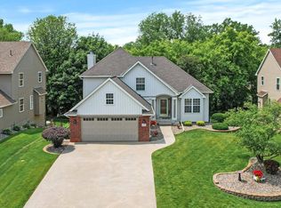 8437 Brewster Ave, Inver Grove Heights, MN 55076