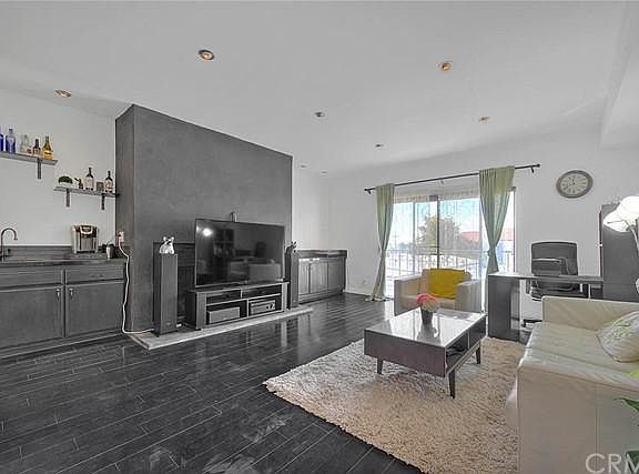 2nd image of 1441 Federal Ave APT 201