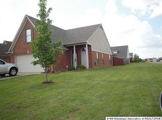 1624 Sarah Anne Cv, Southaven, MS 38671