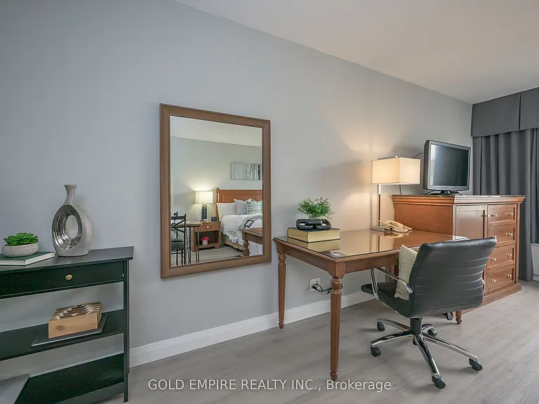 300 King St #STUDIO — Photo 10