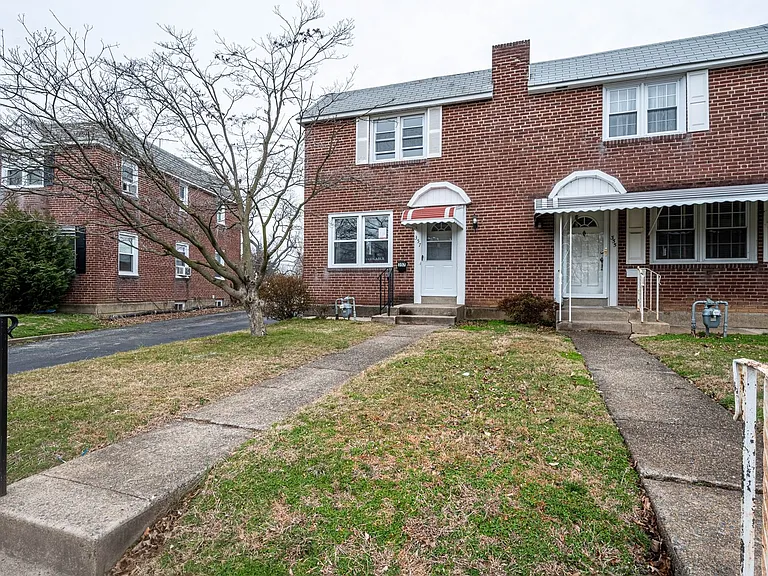 357 Holland St — Photo 23