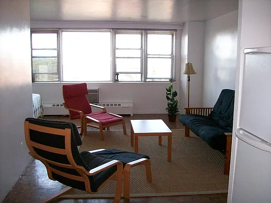 Rented by Perry Associates NYC Inc | media 4