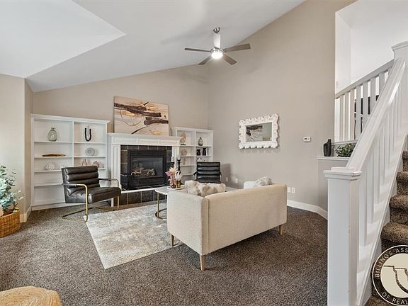 4th image of 2115 Saint Andrews Dr