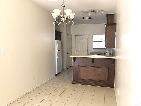 4th image of 3000 E Diamond Head Ave #A
