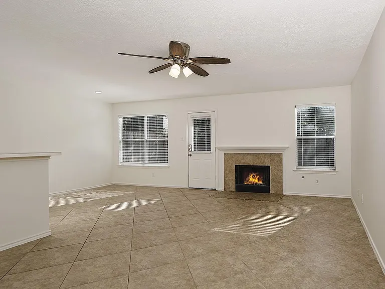 222 Blushwood Pl — Photo 7