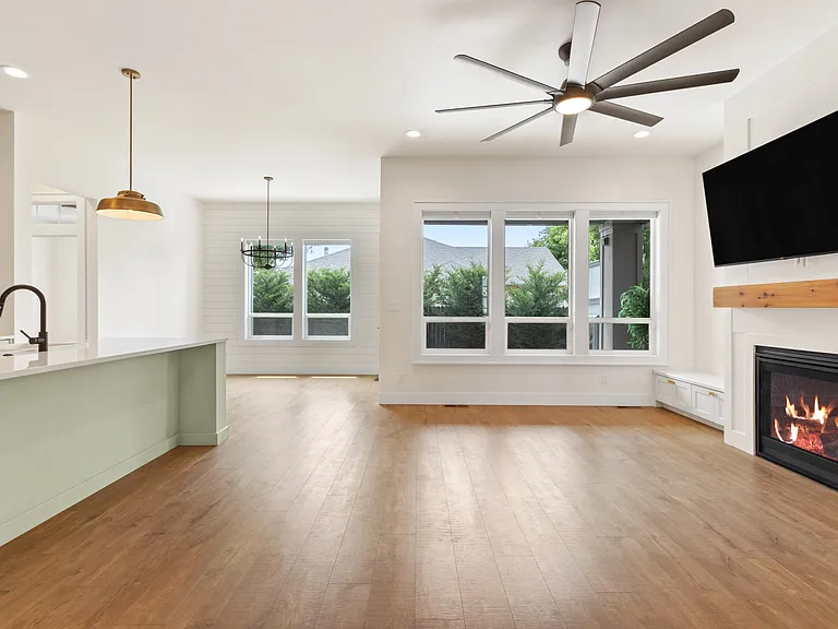 207 W Wrangler St — Photo 8