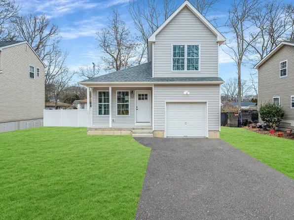 159 Baybright Drive E, Shirley, NY 11967