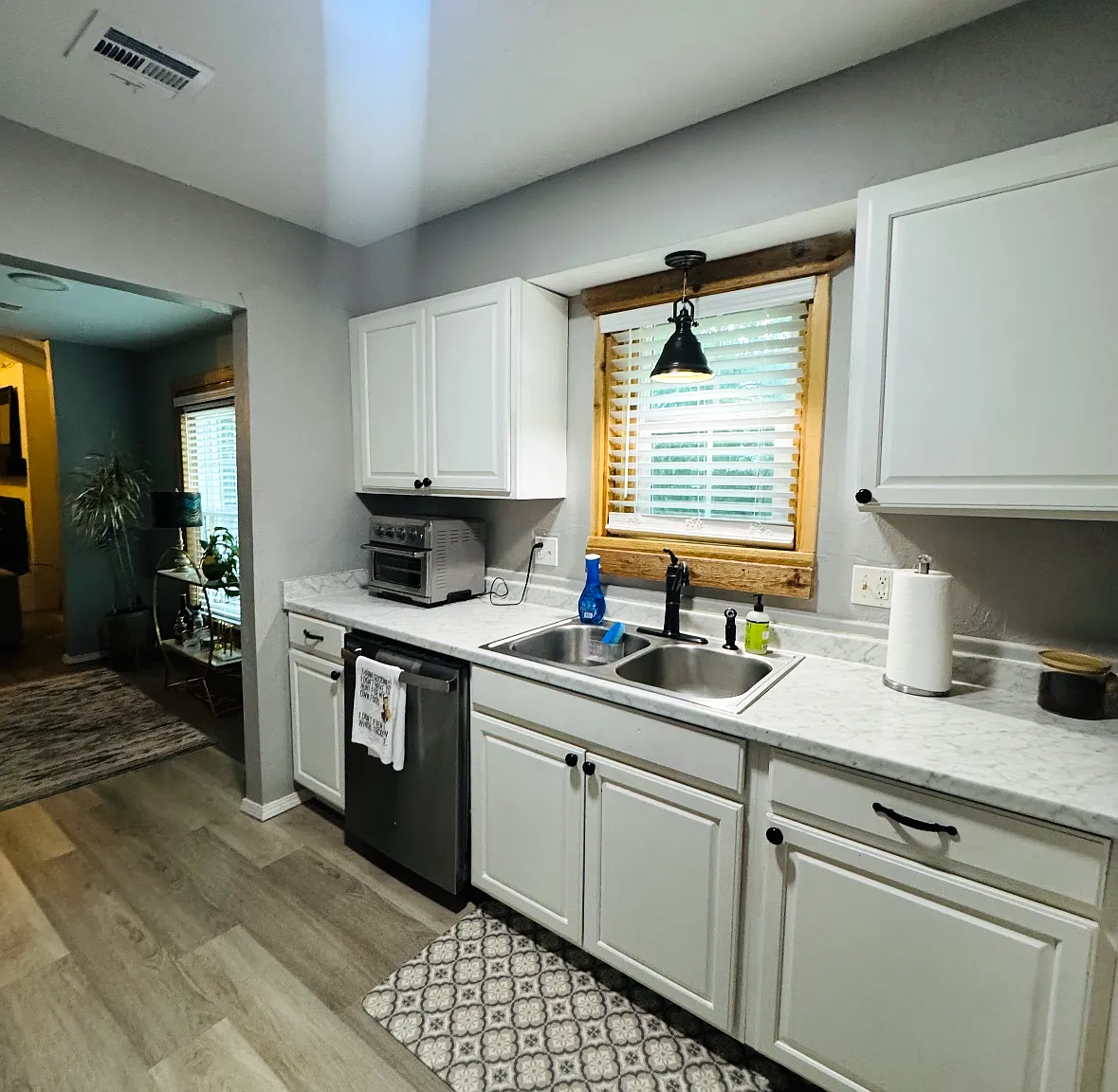3 bed, 1310 sqft, $1,850 — Photo 4
