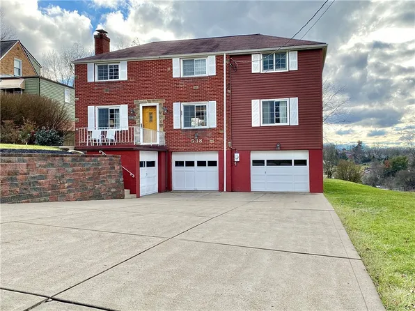 538 Rolling Green Dr, Bethel Park, PA 15102