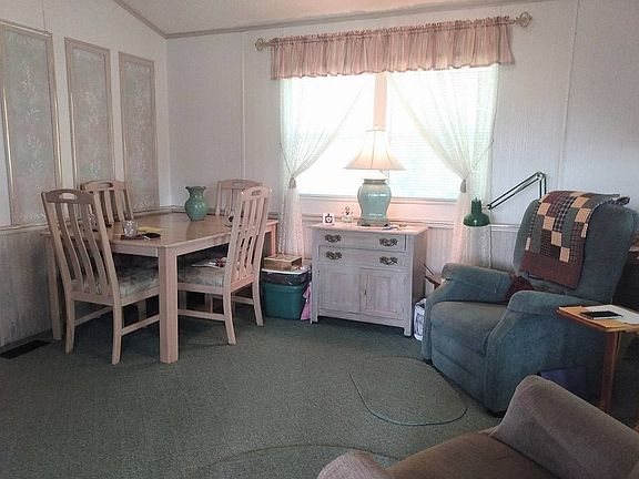 4th image of 1078 Rainbow Cir