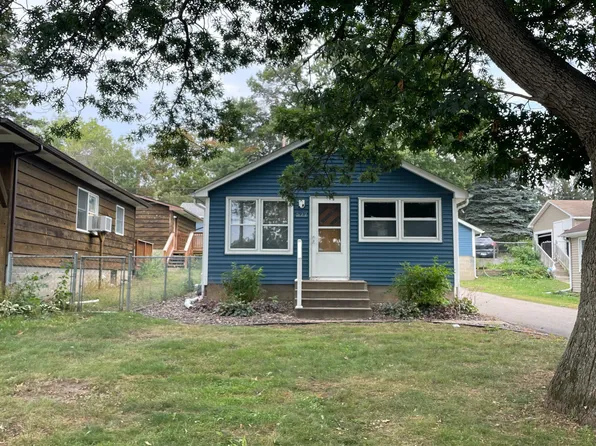 577 Glenbrook Ave N, Oakdale, MN 55128