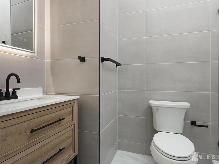 365 George St #1 — Photo 12