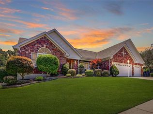 4955 Sunset Oaks Ln, Saint Louis, MO 63128