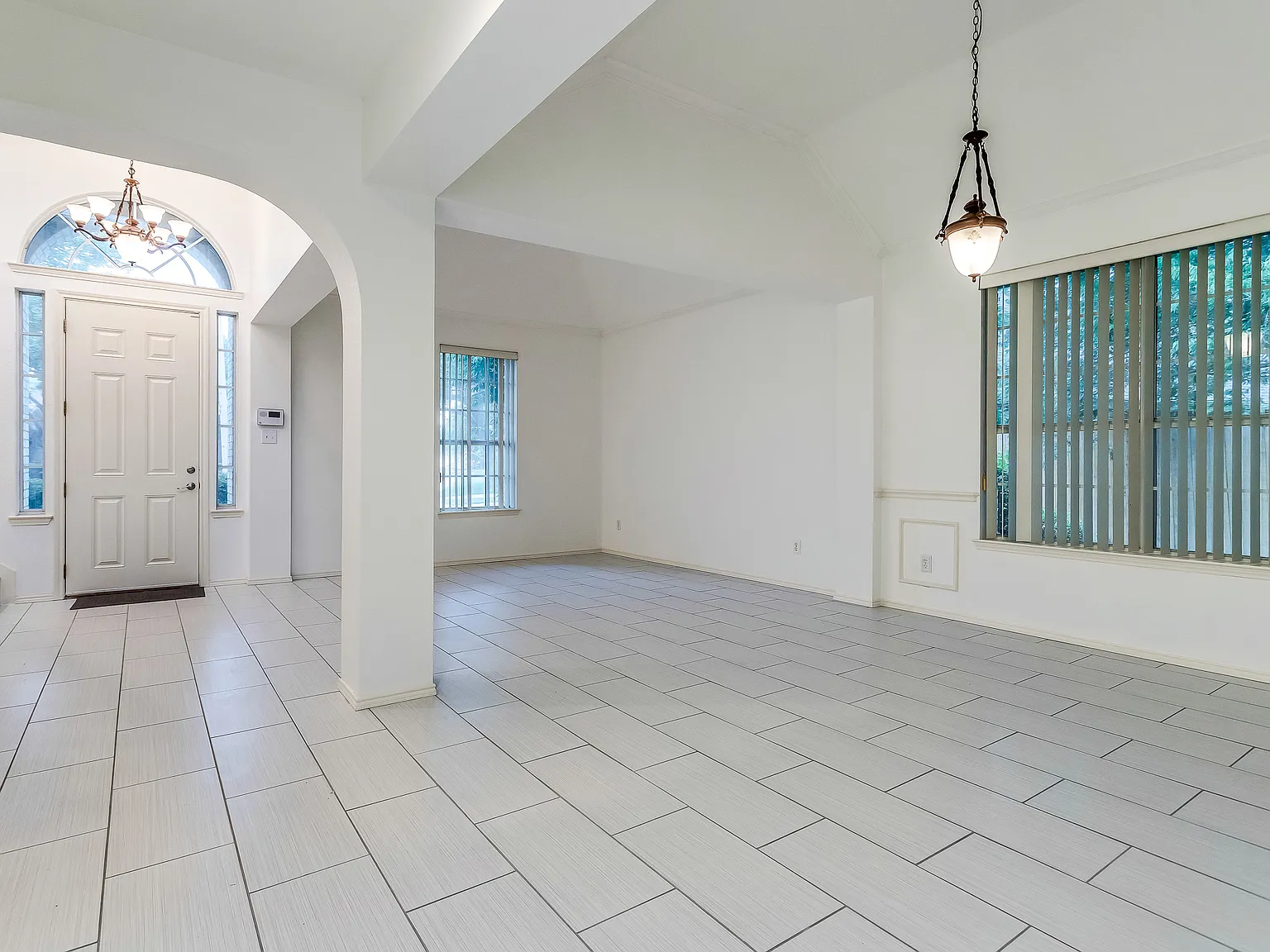 4 bed, 3019 sqft, $3,200 — Photo 4