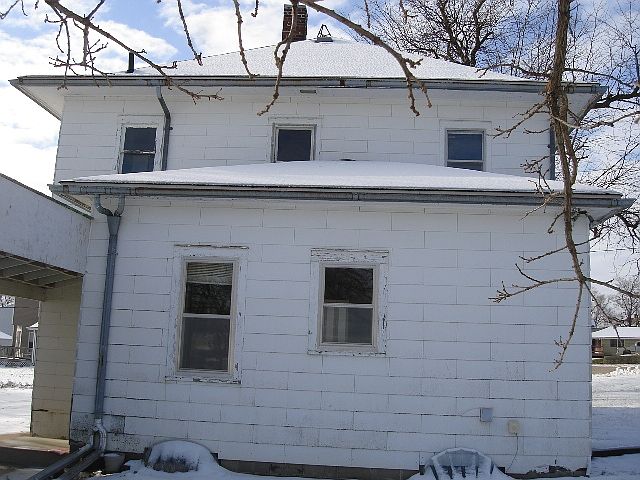 2nd image of 218 Reid St