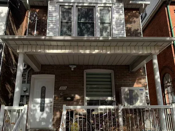353 Lansdowne Ave #Basement, Toronto, ON M6H 3Y2