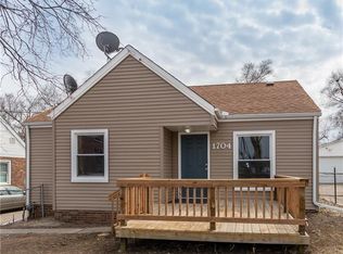1704 Hickman Rd, Des Moines, IA 50314