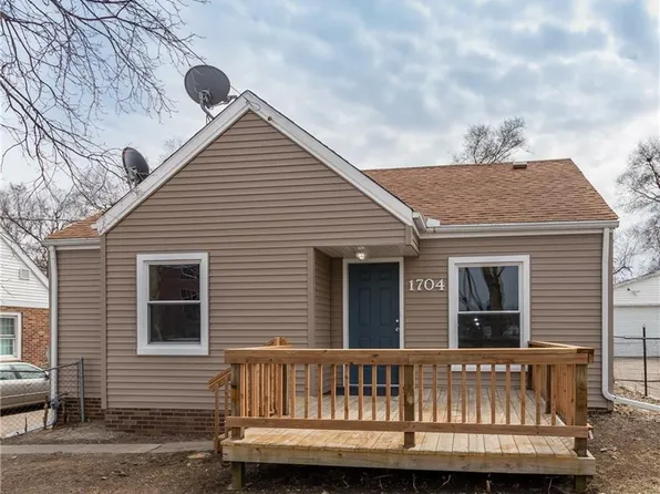 1704 Hickman Rd, Des Moines, IA 50314
