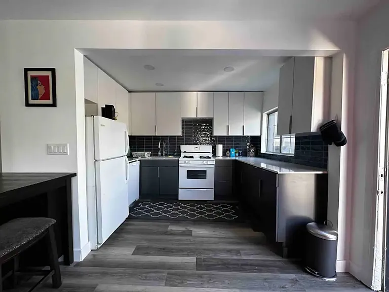 1192 Innes Ave — Photo 12