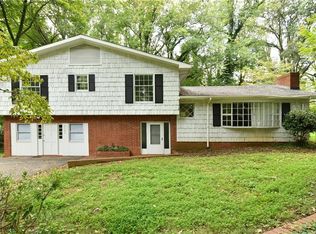 2703 Glenhaven Ln, Winston Salem, NC 27106