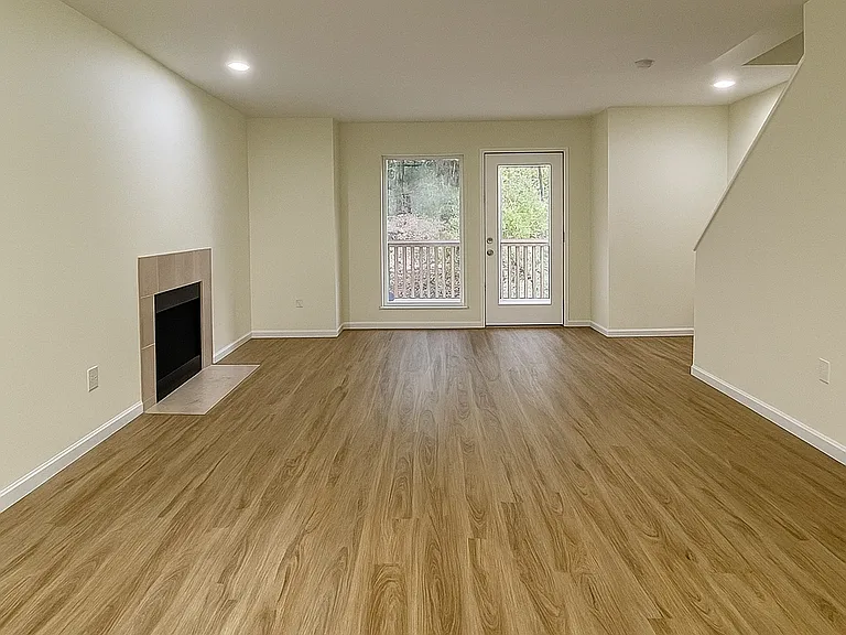 15150 SW Barcelona Way — Photo 2