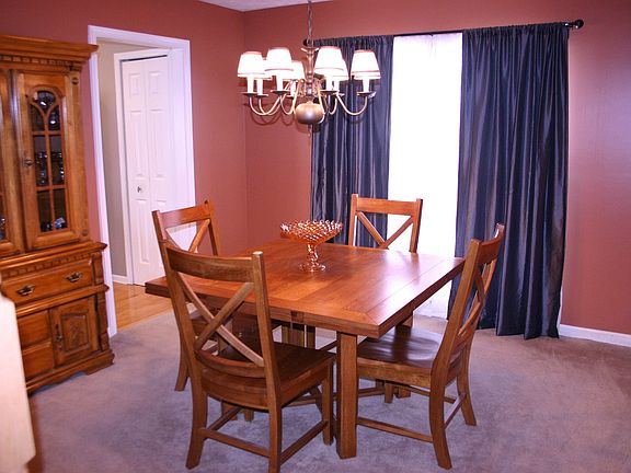 4th image of 5580 Rosemont Way