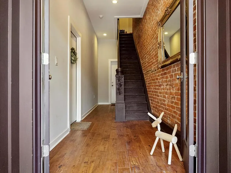 2011 E Susquehanna Ave #1 — Photo 4