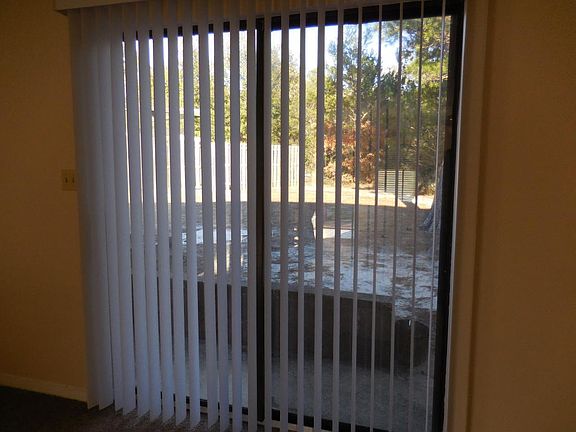 4th image of 1672 Oak Dr